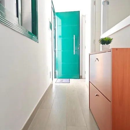 شقة Cozy In Front Of The Natural Pools El Pris