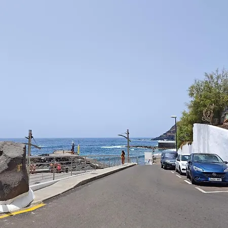 Cozy In Front Of The Natural Pools *